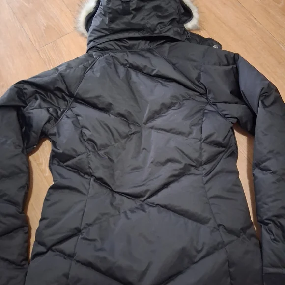 Columbia Black Quilted Hooded Jacket with White Logo - Picture 7 of 7